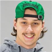 Aide aux devoirs et a toutes les questions en anglais, prononciation des mots et phrase en Anglais